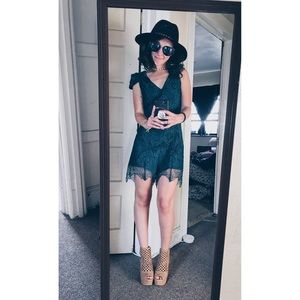 💕✨ Emerald green lace romper